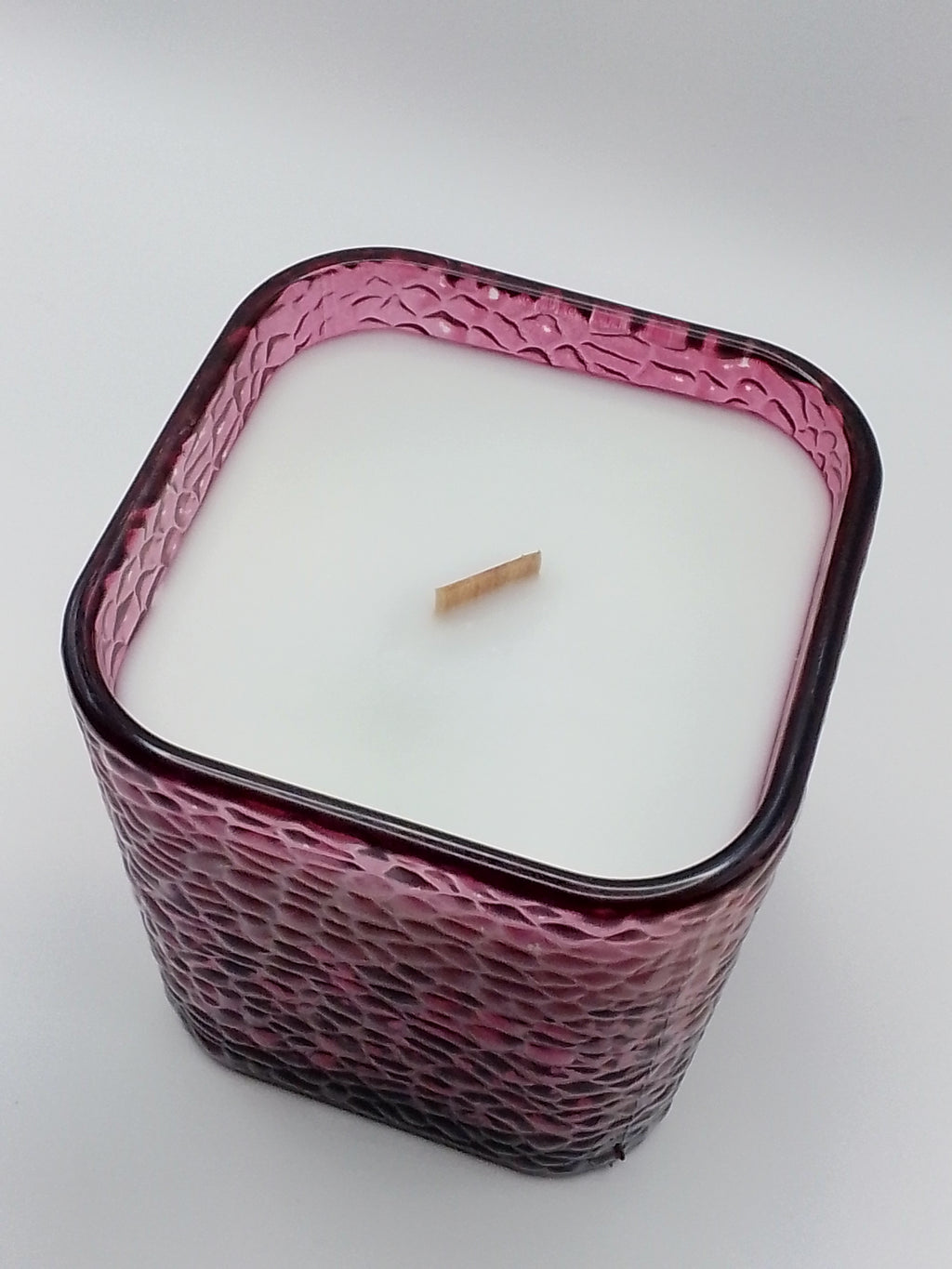 12 Ounce Soy Candle with Wood Wick - Fresh Linen