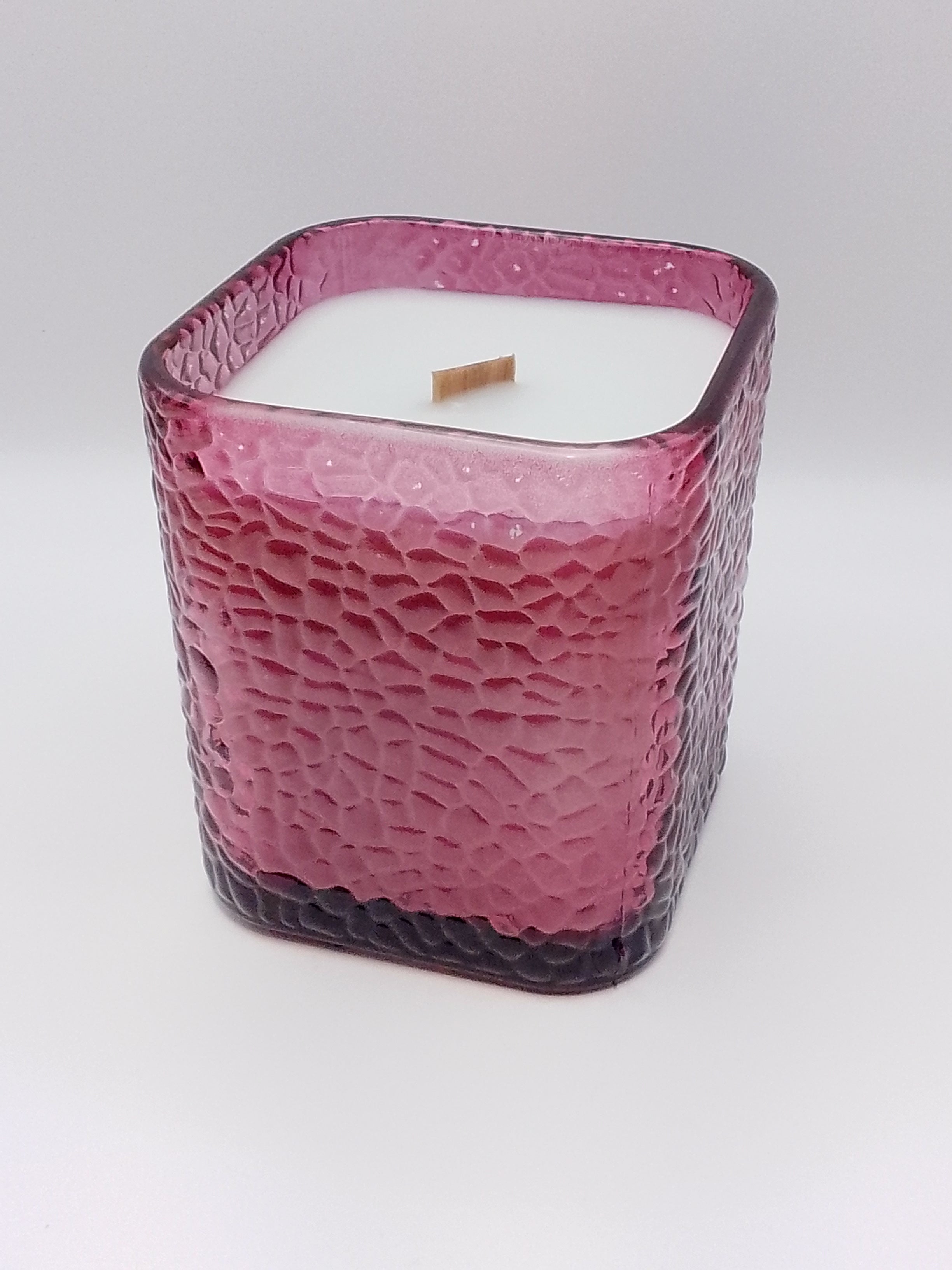 12 Ounce Soy Candle with Wood Wick - Fresh Linen